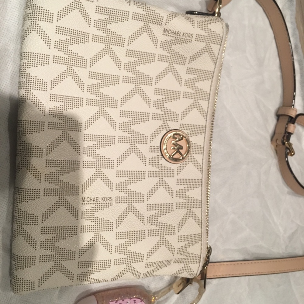 Like new Michael Kors crossbody